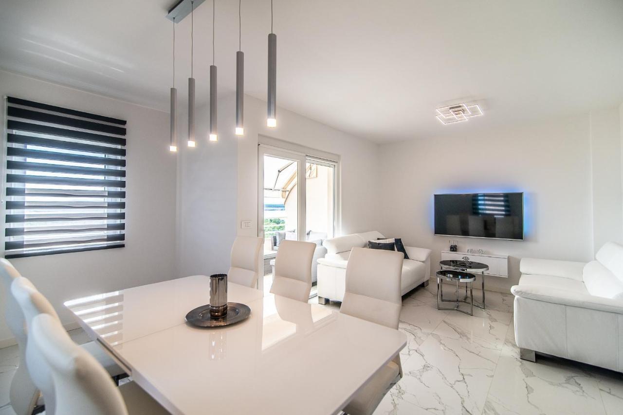 Luxury Apartment Queens Dramalj Exterior photo